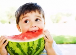 吃瓜娱乐君保姆带孩子,温馨日常与育儿心得分享